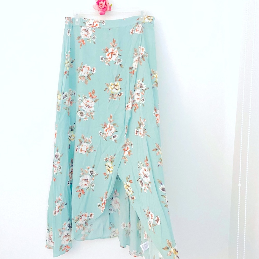 💕Pretty Floral Print Long Skirt SZ M